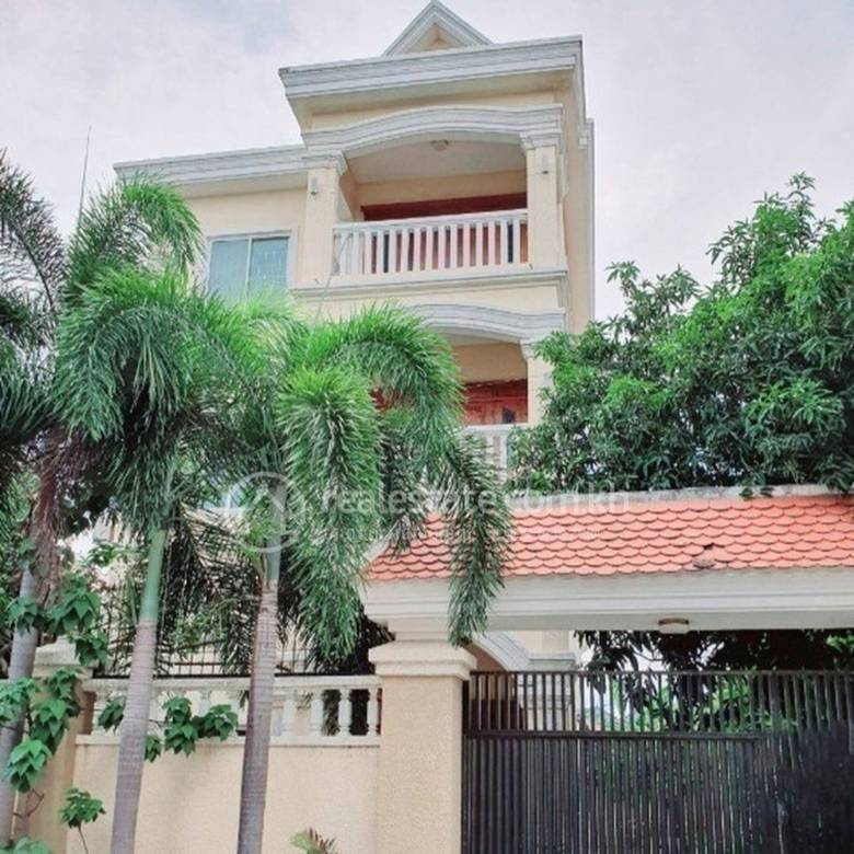 $1,400 Vila