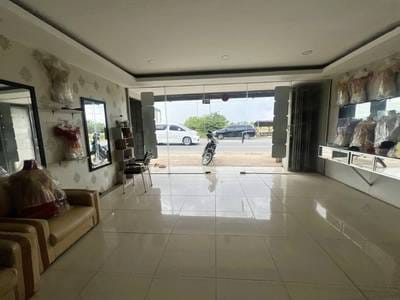 236 sqm Living Size Warehouse For Sale in Kien Svay