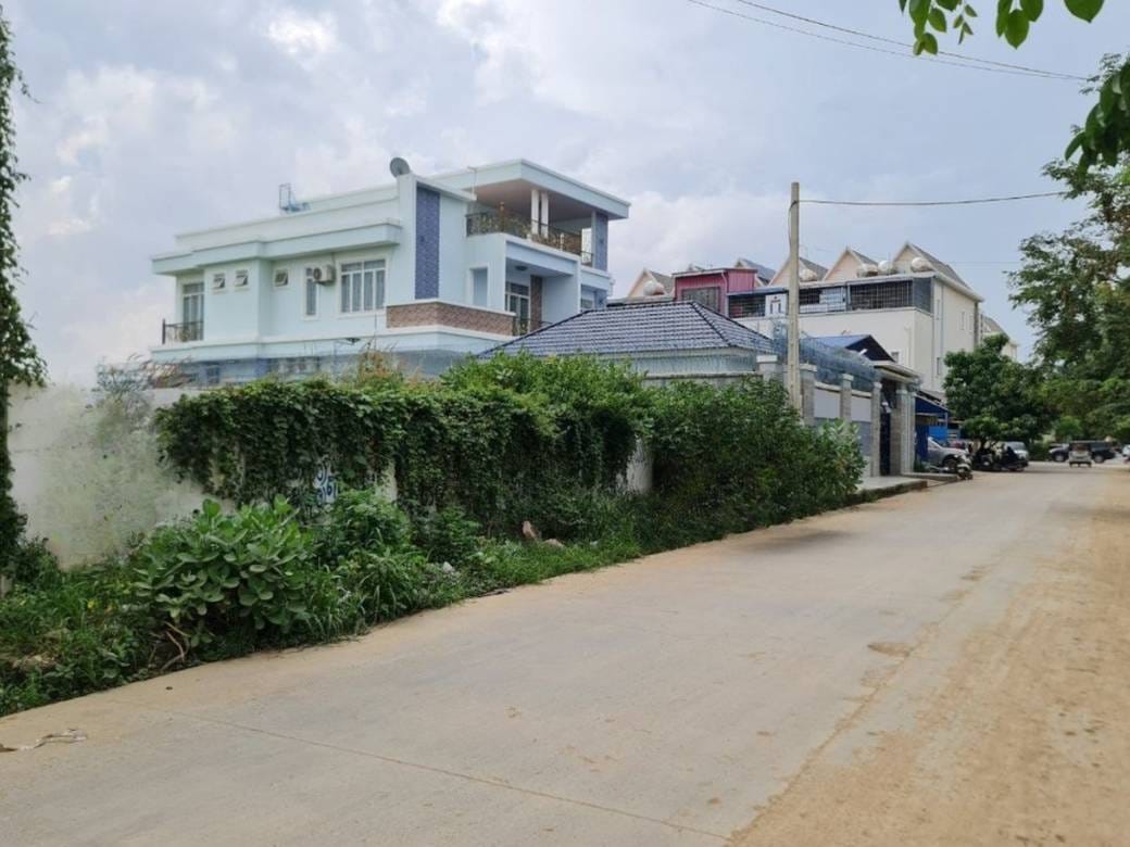 ที่ดิน สำหรับขาย ขนาดที่ดิน 600 ตร.ม.