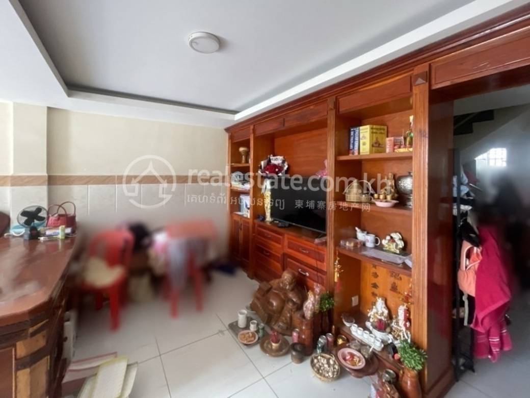 Chaom Chau 1店屋出售，位于Chaom Chau 1