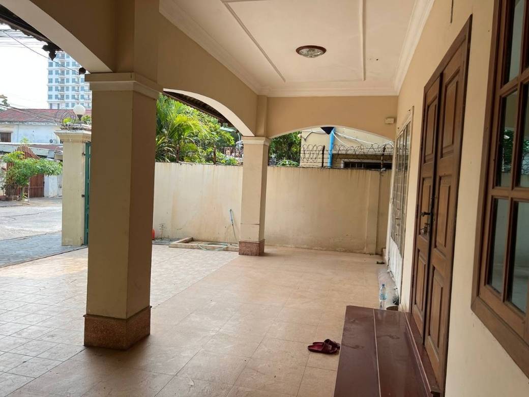 200 sqm Land Size Villa For Sale