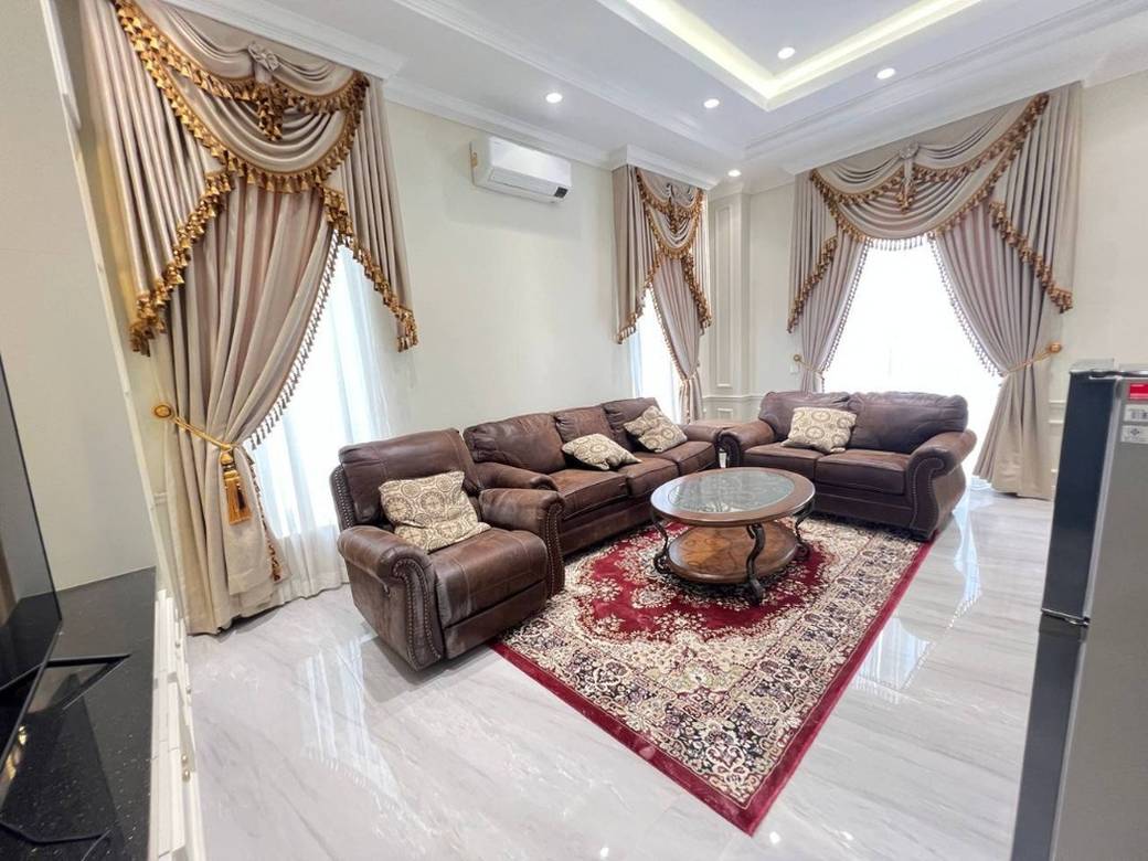 625 sqm Land Size Villa For Rent