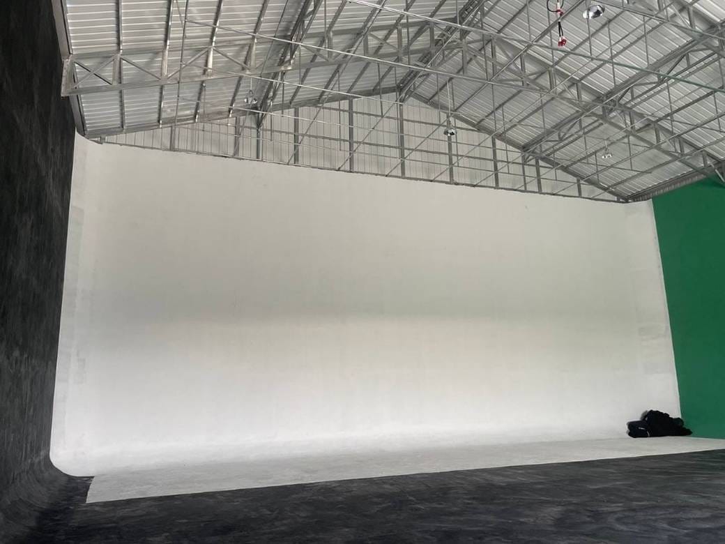 带2个停车位的仓库出租