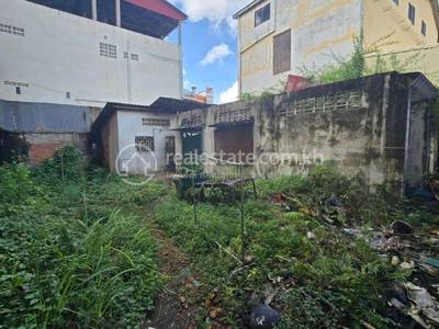 Relief À louer de 375 m² de terrain pour $4,500