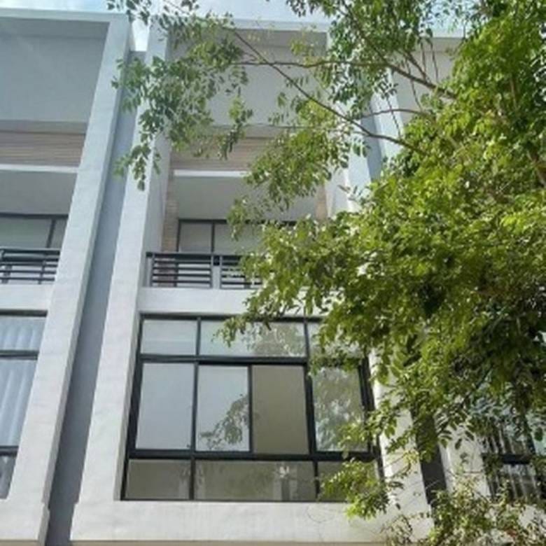 Nirouth, Chbar Ampov, Phnom Penh的店屋出售