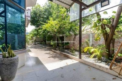 $1,200 Villa