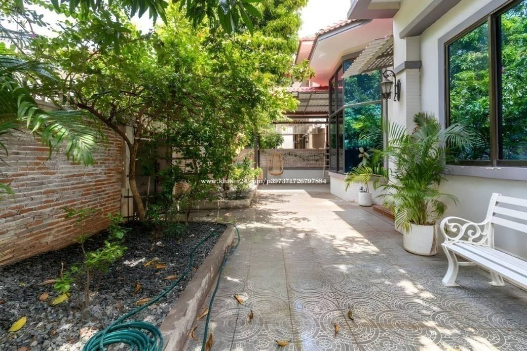 100 sqm Land Size Villa For Rent