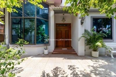 Villa For Rent with 2 Parking Space