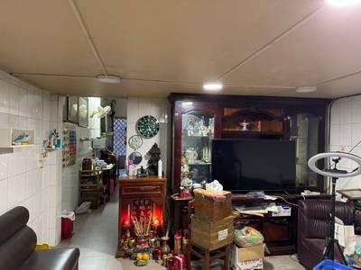 402.5 sqm Living Size Shophouse For Sale in Daun Penh