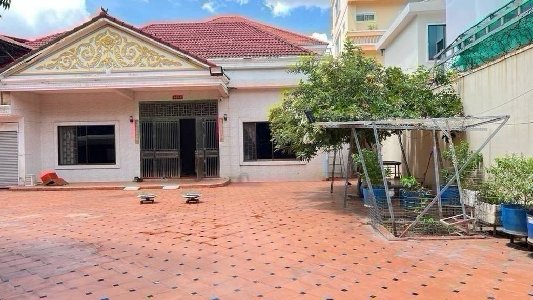 $3,000 Villa