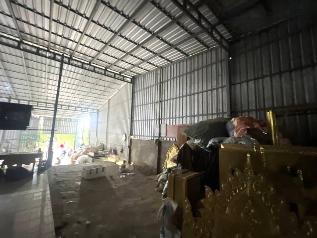 444 sqm Land Size Warehouse For Sale