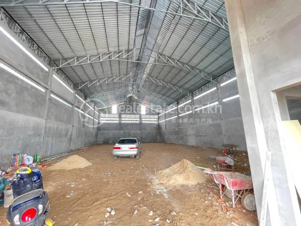 720 sqm Land Size Склад Для Аренды