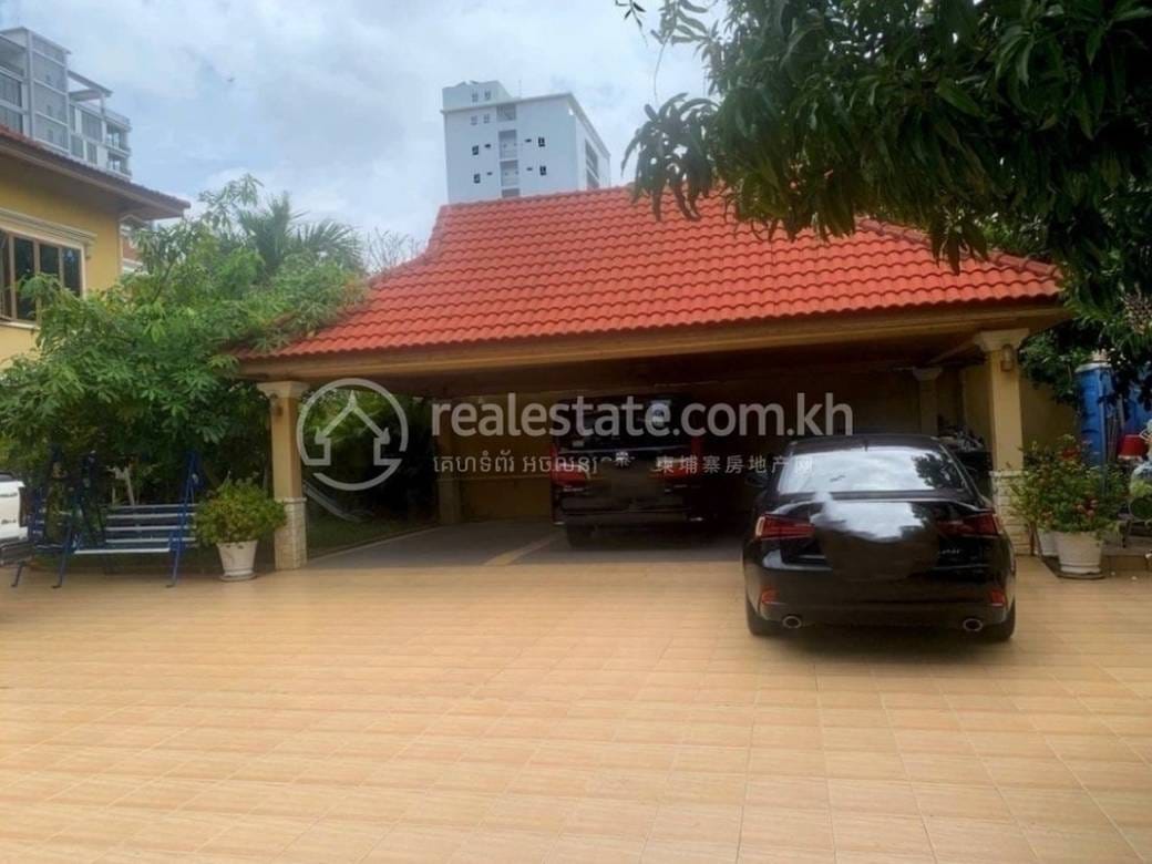 600 sqm Land Size Vila K pronájmu