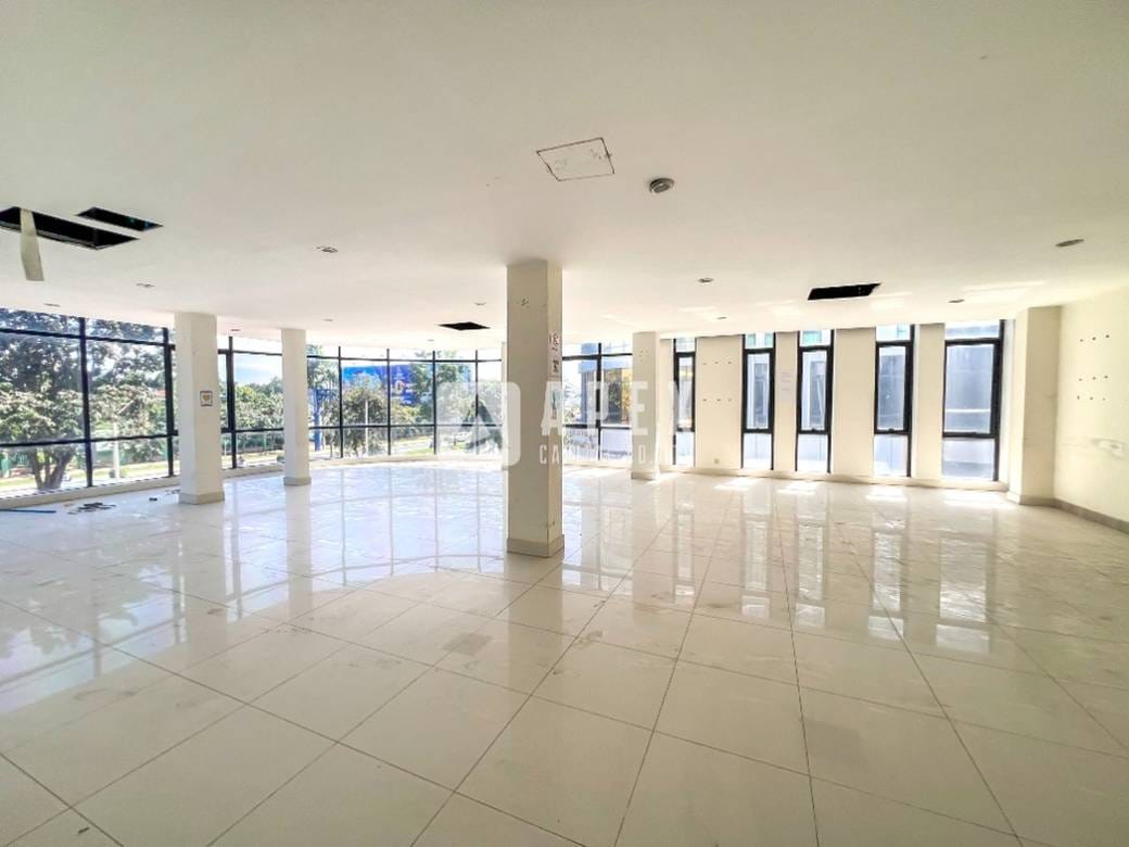 253 sqm Land Size Budova K pronájmu