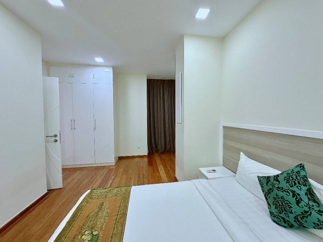 Infinity 28 condominium | $1,000 Condo