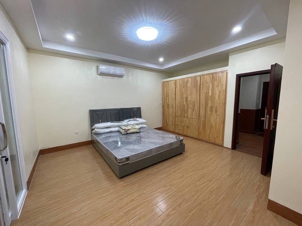 Apartment For Rent with 1 Parking Space