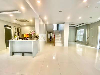 6 Bedrooms Villa For Rent for $3,500