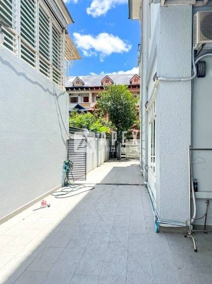 $1,800 Villa