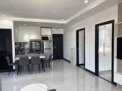 Apartment For Rent with 1 Parking Space
