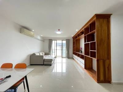 2 Bedrooms Condo K pronájmu for $900