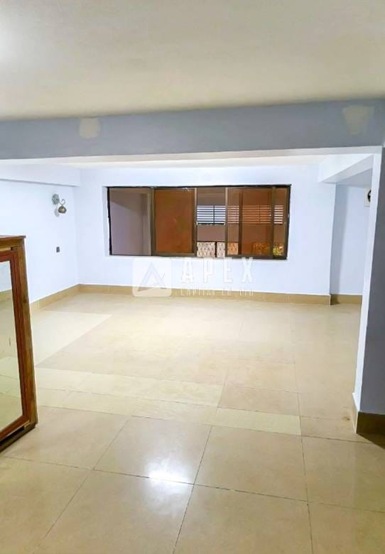 Flat House K pronájmu in Daun Penh $1,500