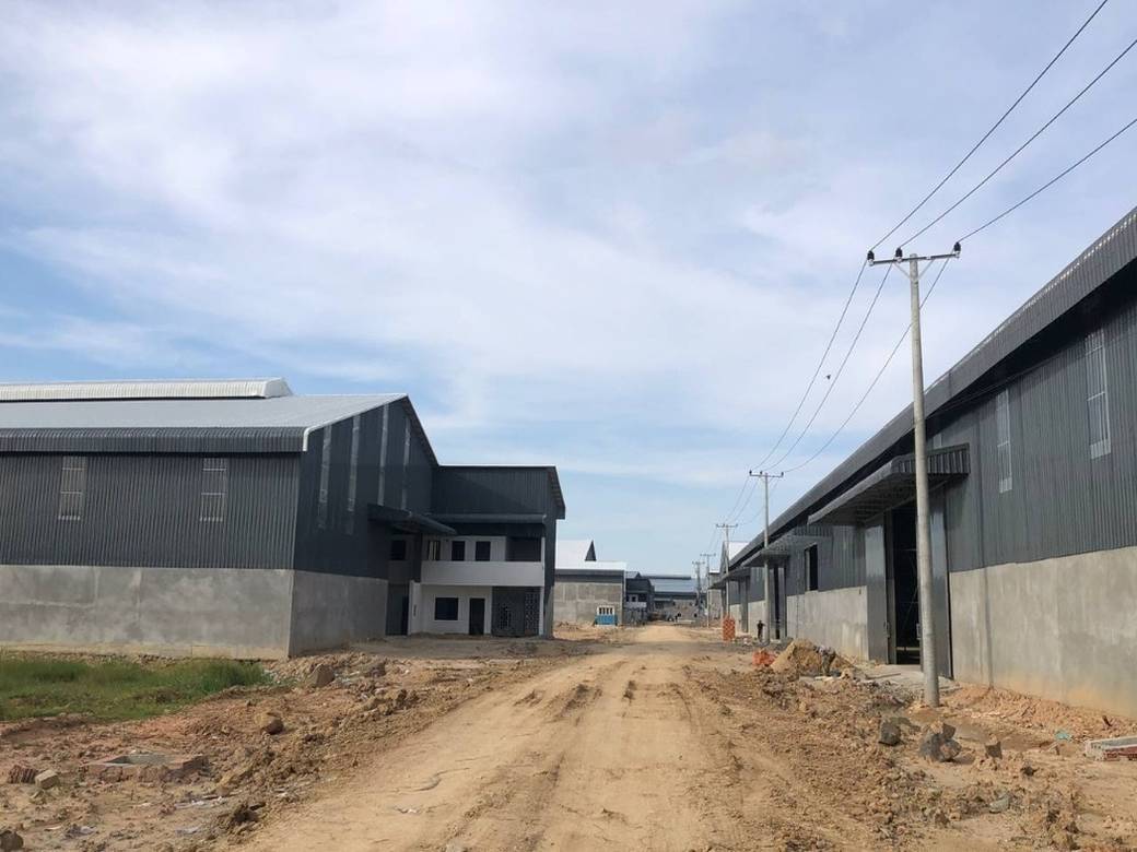 1,000 sqm Land Size Sklad K pronájmu