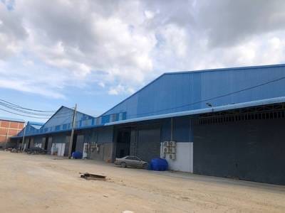 1,600 sqm Land Size Sklad K pronájmu