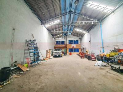 ឃ្លាំង សំរាប់ជួល ទំហំដី 700 ម៉ែត្រការ៉េ