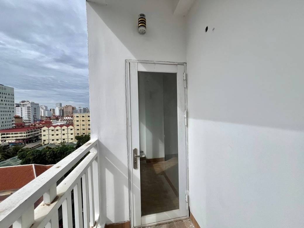 Condo Na prodej in Chamkarmon $48,000