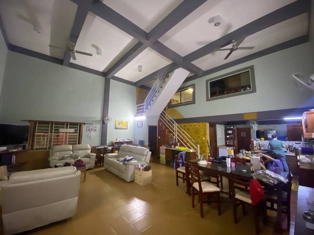$230,000 Vila