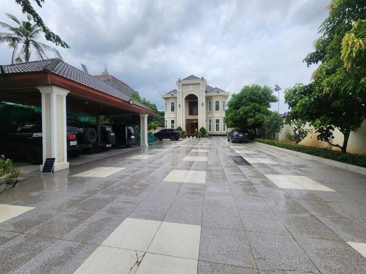 Villa For Rent in Kampong Samnanh, Ta Khmau, Kandal