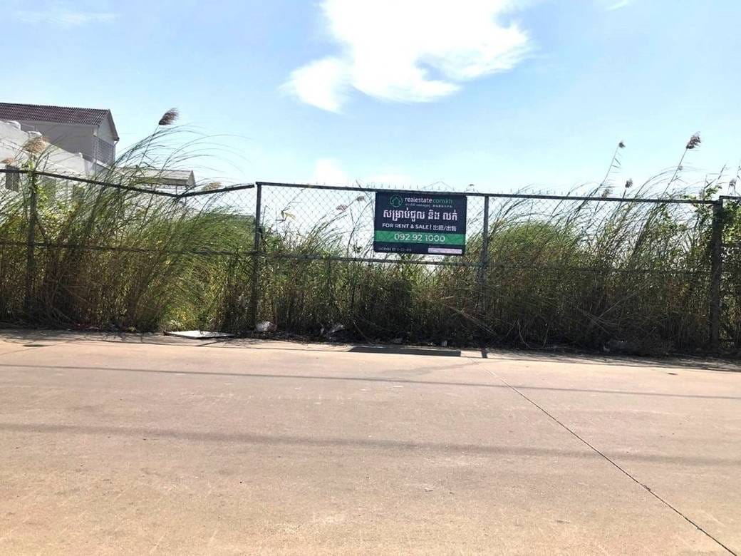10,800 sqm Land Size Pozemky K pronájmu
