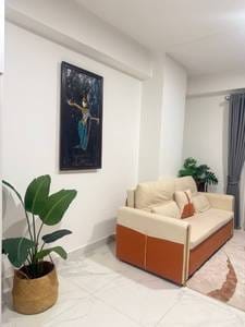 $330 Condo