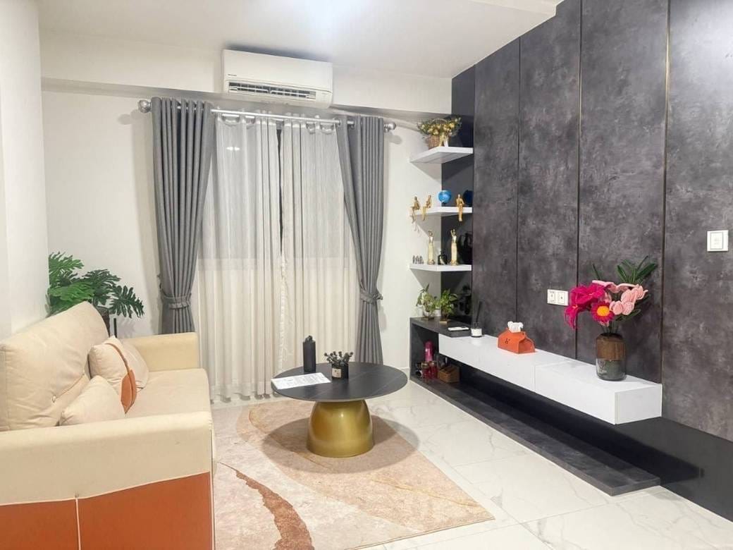 2 Bedrooms Condo For Rent