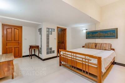 Flat House K pronájmu in Daun Penh $950