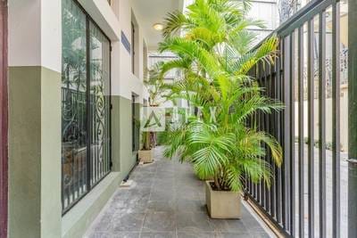 100 sqm Living Size Apartmán K pronájmu in Daun Penh