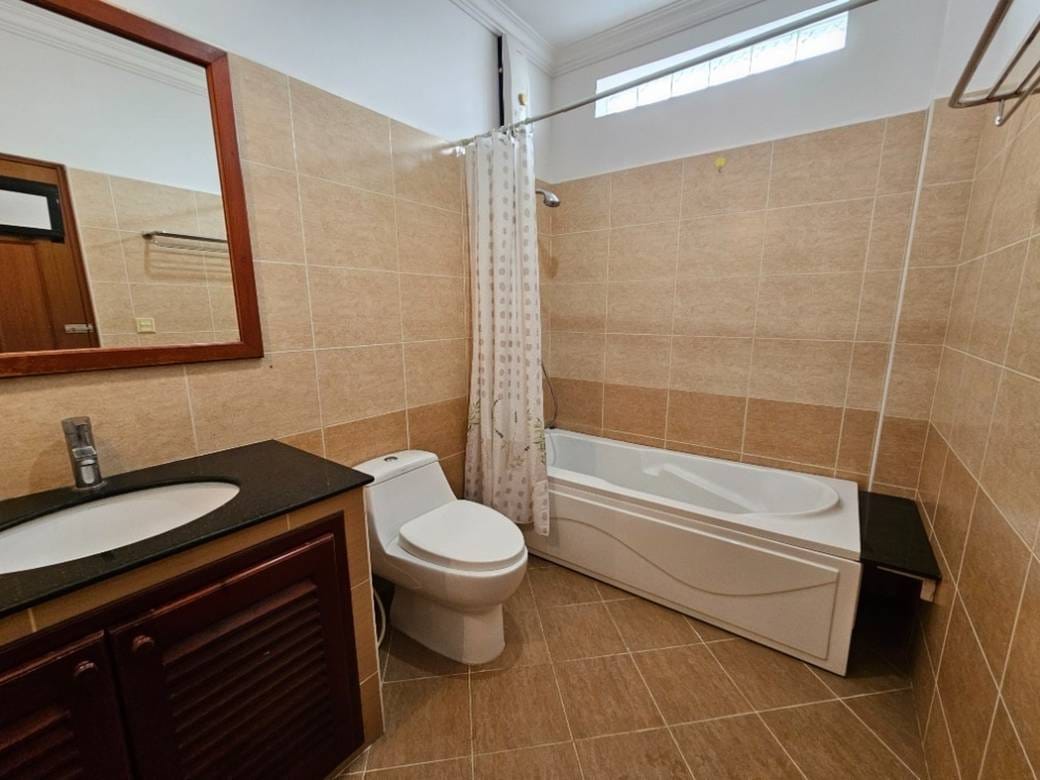 Apartment For Rent in Phsar Kandal I, Daun Penh, Phnom Penh