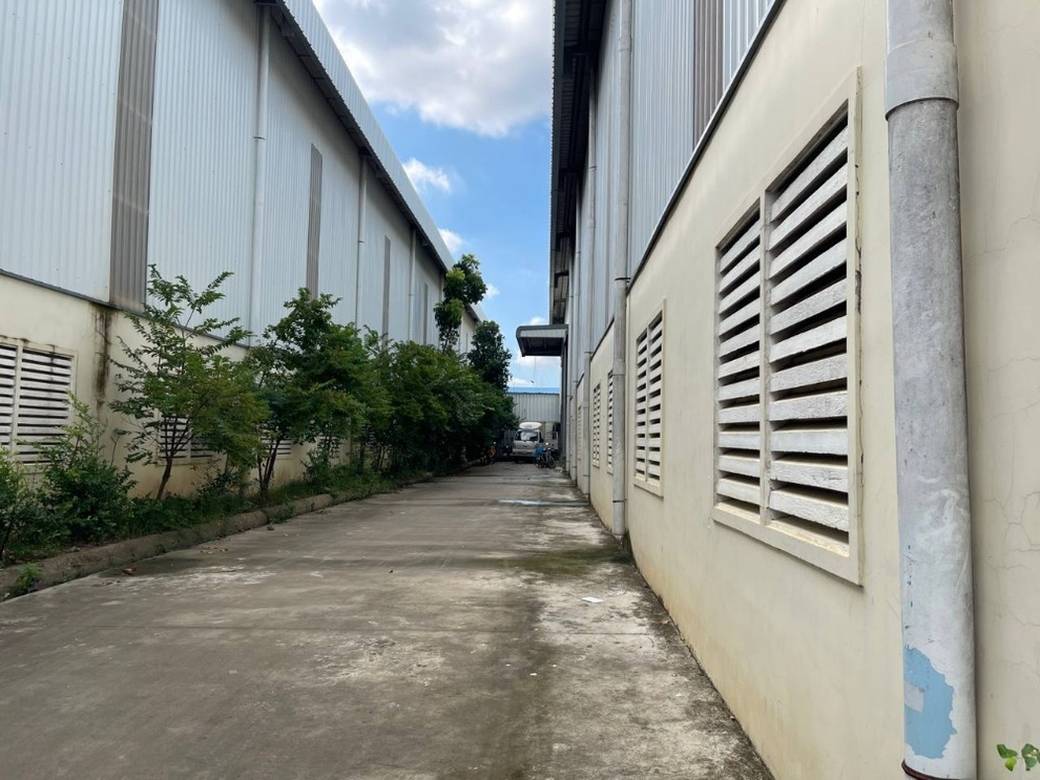 Magazyn Na wynajem o powierzchni działki 1,680 m²