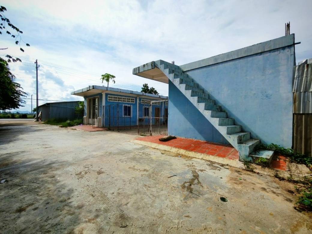1,818 sqm Land Size House and lot Na prodej