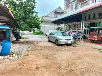 แฟลตเฮ้าส์ สำหรับขาย พื้นที่ใช้สอย 225 ตร.ม. ใน Kampot