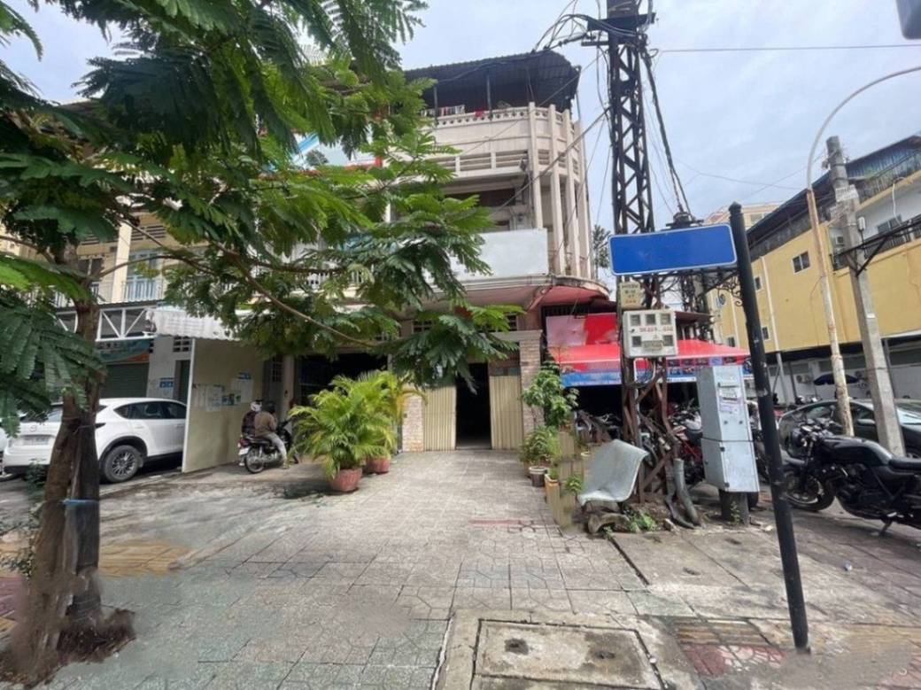 Boeng Keng Kang328平方米使用面积排屋出售
