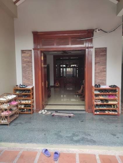 $360,000 Vila