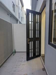 73.5 sqm Land Size Shophouse K pronájmu