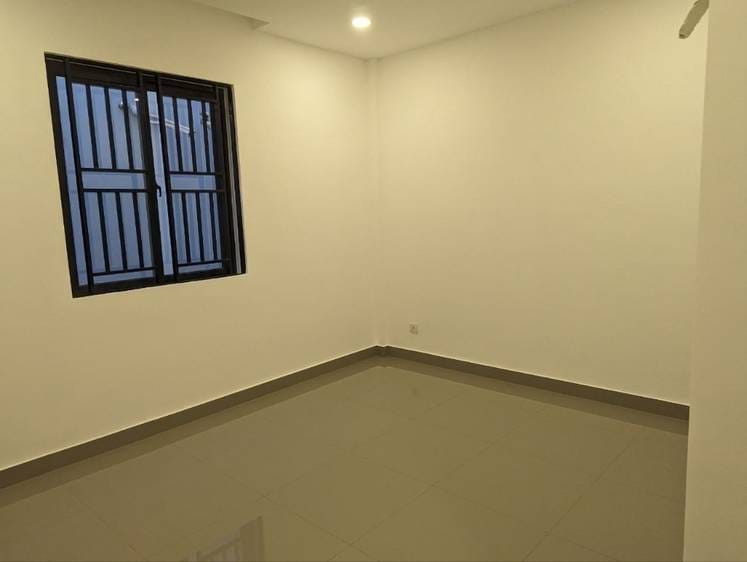 4 Bedrooms Shophouse K pronájmu