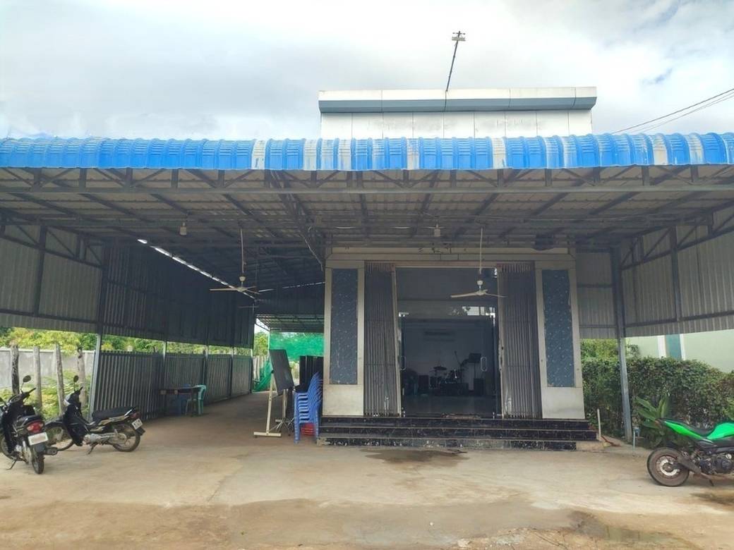House and lot สำหรับขาย พื้นที่ใช้สอย 120 ตร.ม. ใน Stueng Saen