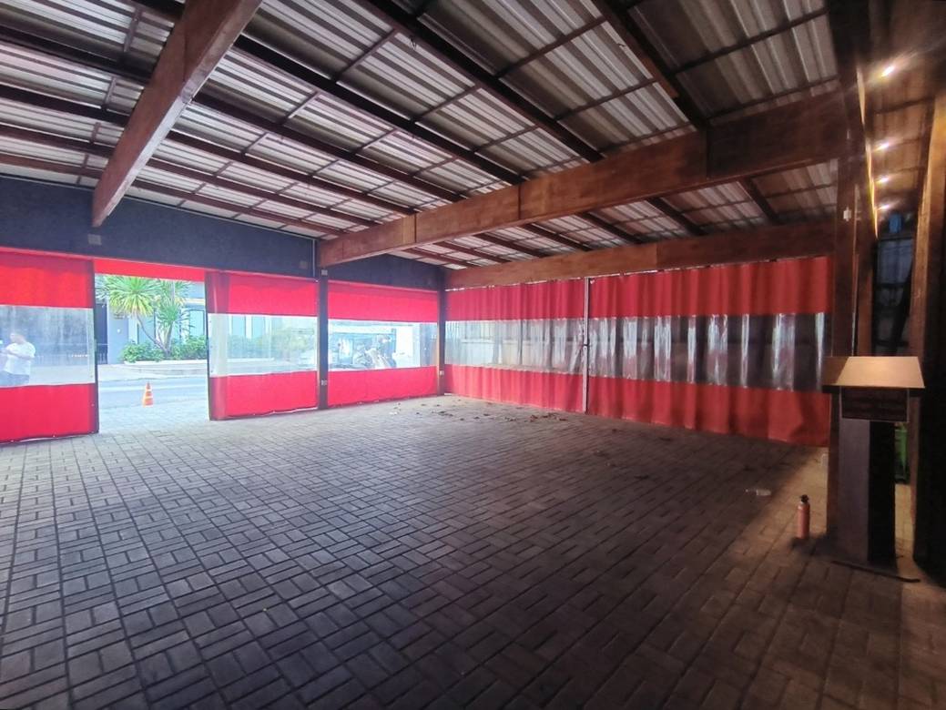 345 sqm Living Size CommercialShophouse K pronájmu in Boeng Keng Kang