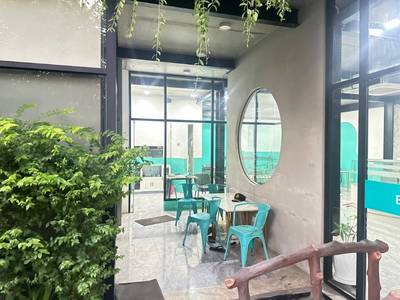 CommercialShophouse K pronájmu in Chamkarmon $3,500