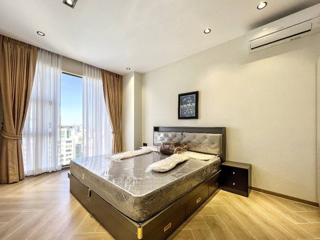 Time Square 306 | 135 sqm Land Size Condo Na prodej