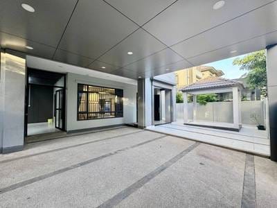 $2,150 Villa