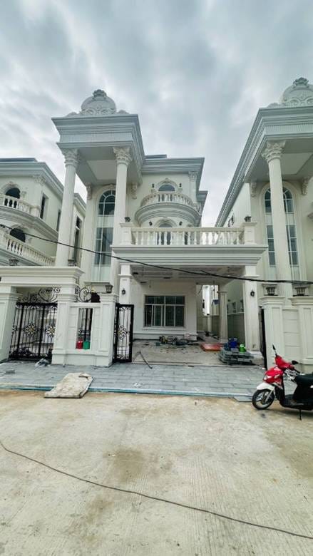 $370,000 Villa